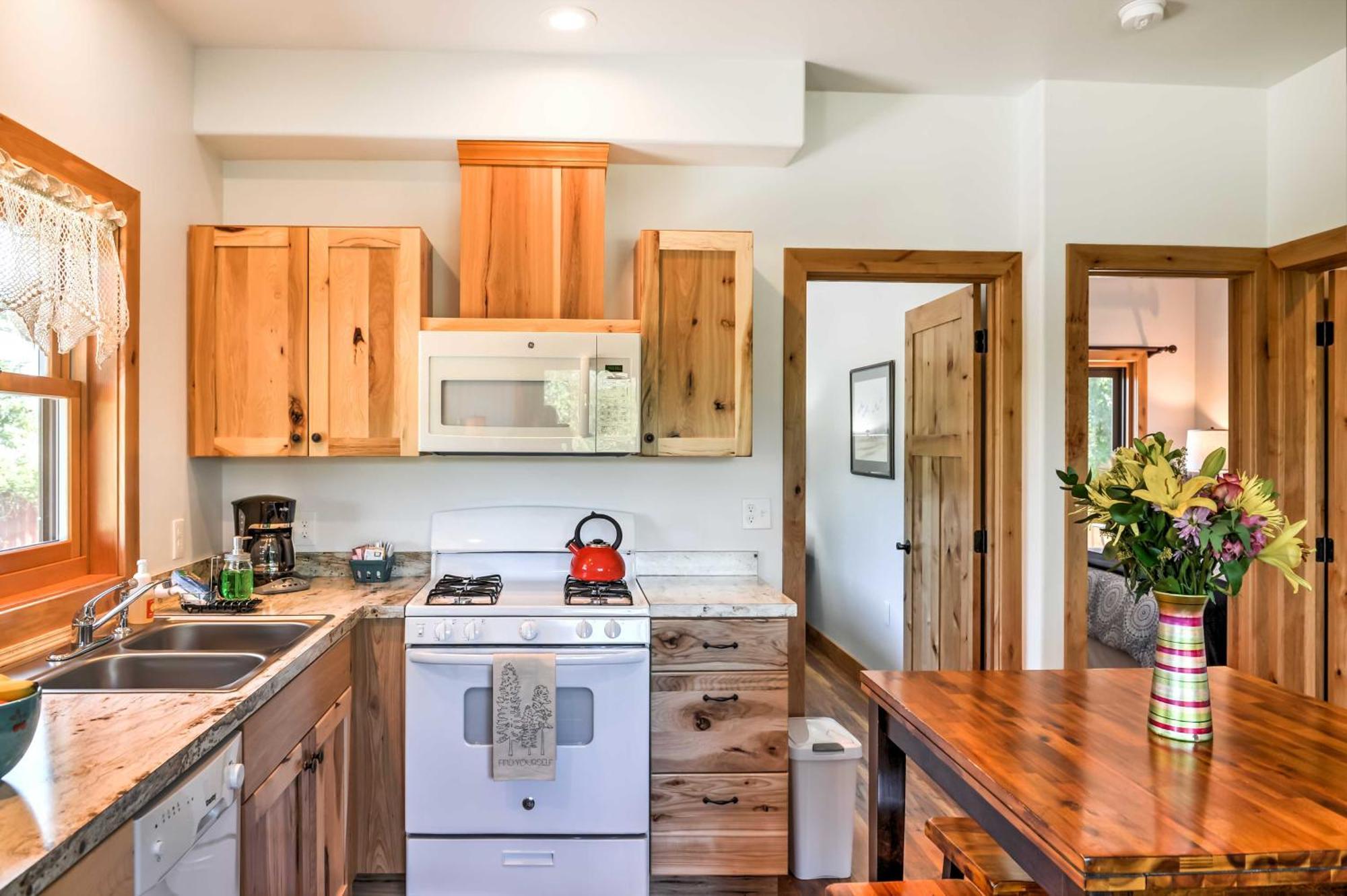 Columbia Falls Vacation Rental 10 Mi To Whitefish Екстериор снимка
